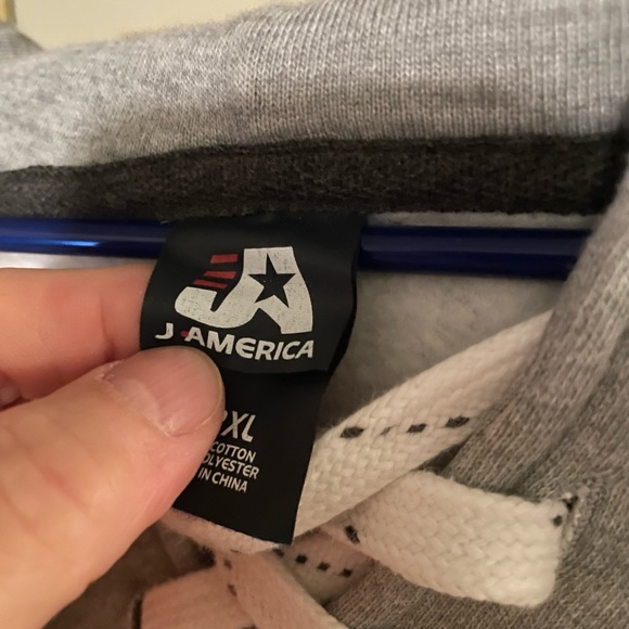 Very nice hoodie new but no tags - Picture 3 of 3